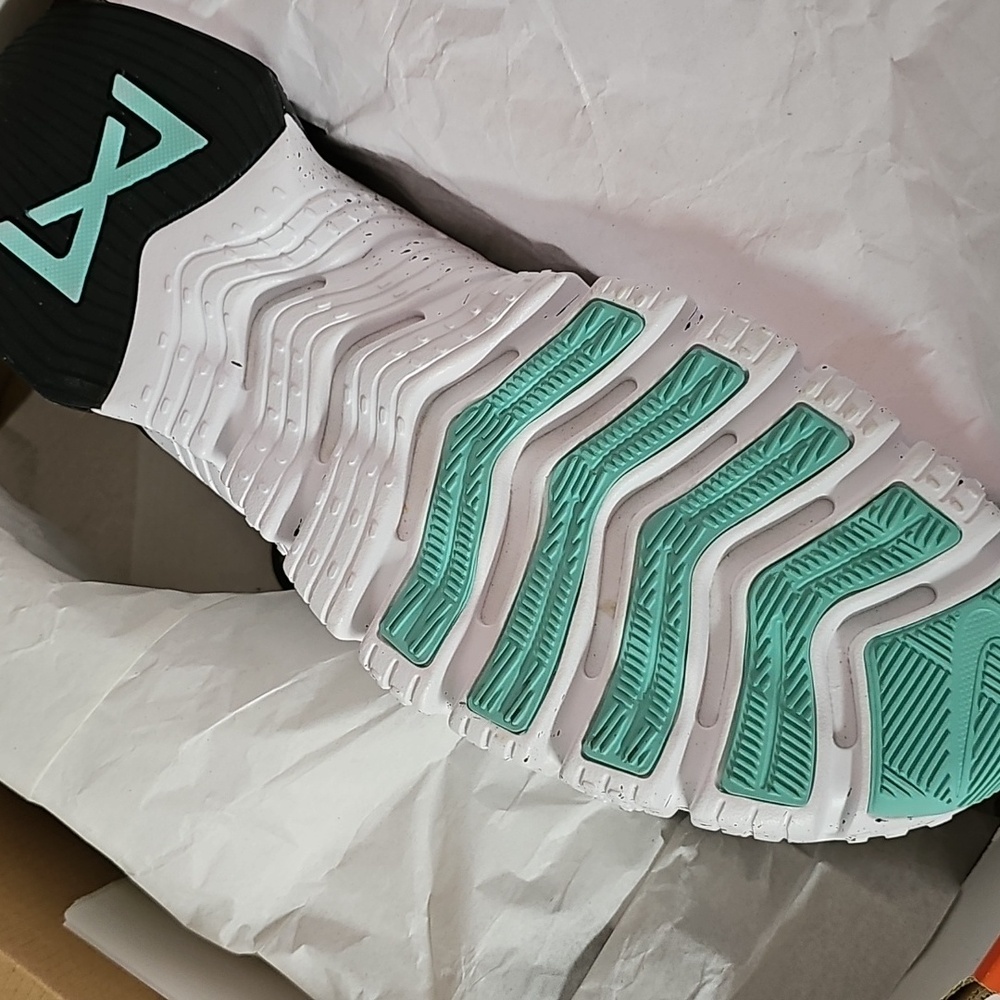 Nike Metcon 5 White, Mint Green, Black NEW in Box! - Picture 5 of 7